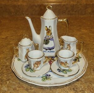 Beatrix Potter Peter Rabbit 10 Piece Mini Tea Set